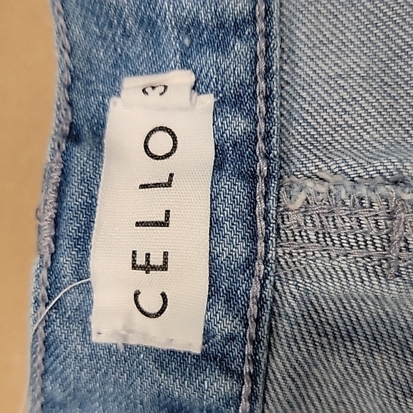 Cello Size 3 Medium Wash Wide Leg Cargo Blue Jeans, Gently Used Condition - Picture 14 of 15